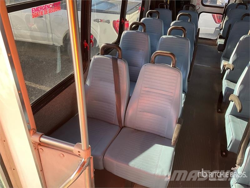 Ford E-450 4x2 20-Seat Mini Bus Mini buszok