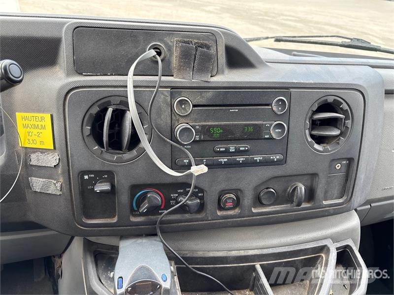 Ford E-450 4x2 Utility Truck 픽업/드롭사이드