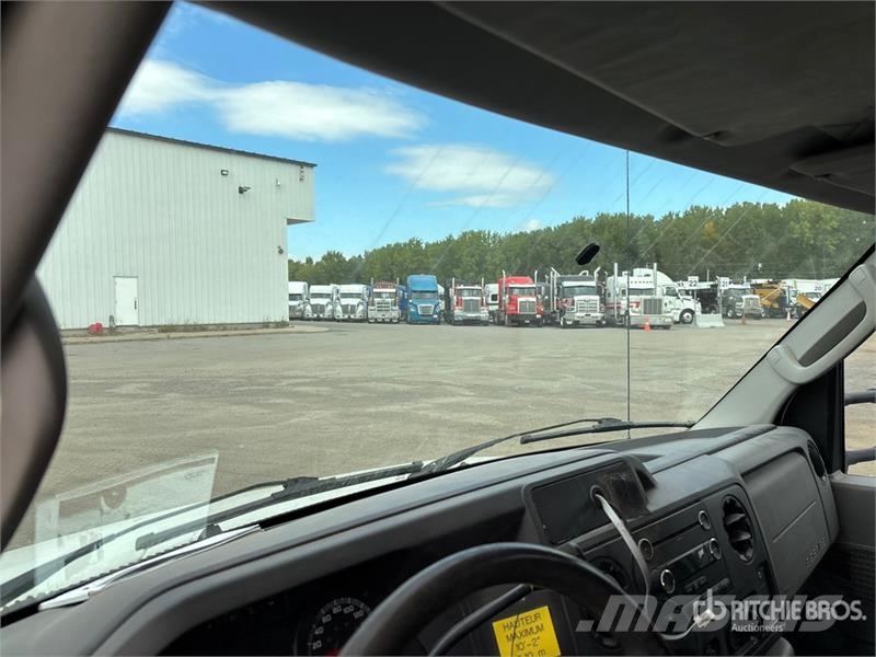 Ford E-450 4x2 Utility Truck 픽업/드롭사이드
