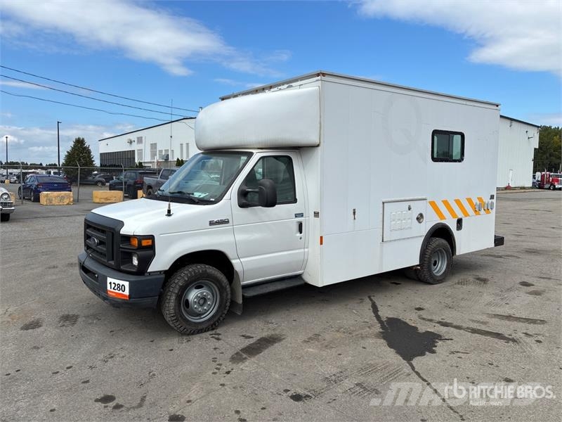 Ford E-450 4x2 Utility Truck 픽업/드롭사이드