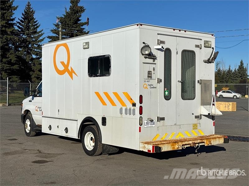 Ford E-450 4x2 Utility Truck Pickup/Sideaflæsning