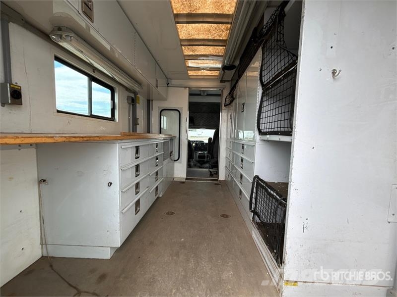 Ford E-450 4x2 Utility Truck 픽업/드롭사이드