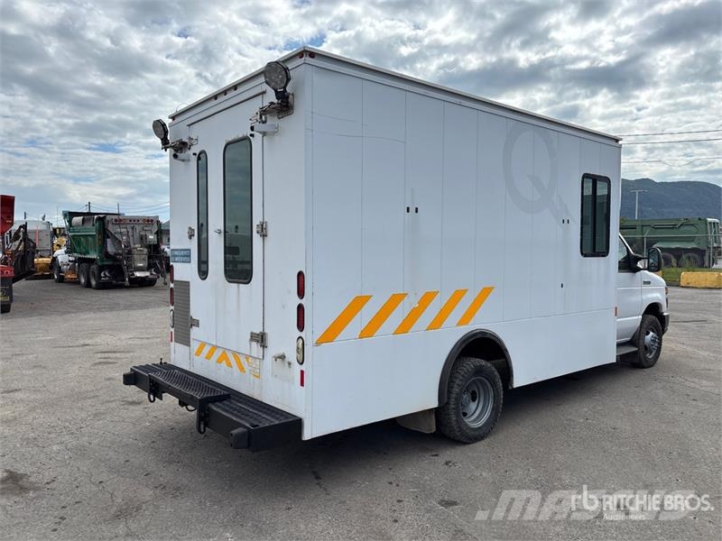 Ford E-450 4x2 Utility Truck 픽업/드롭사이드