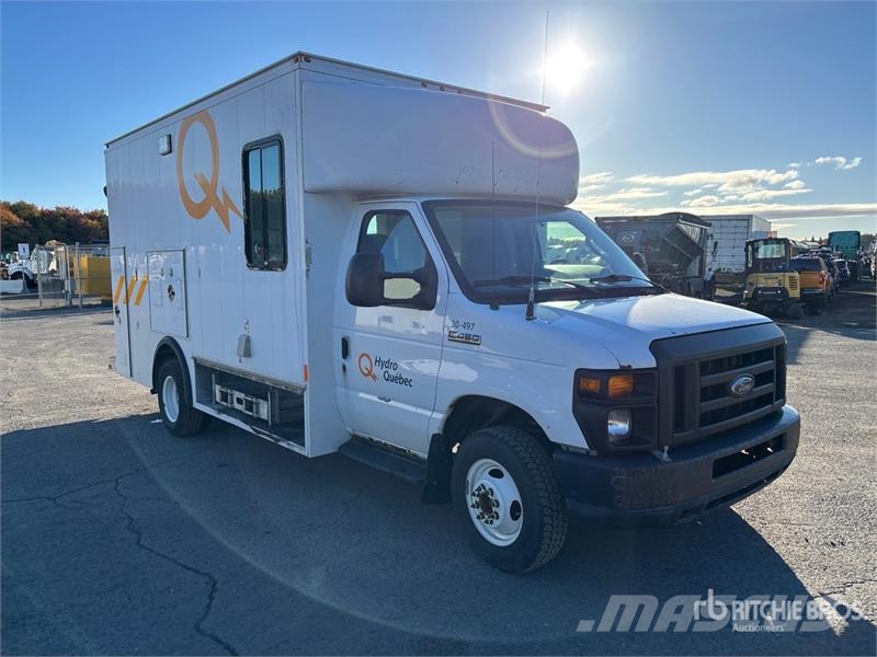 Ford E-450 4x2 Utility Truck Pickup/Sideaflæsning