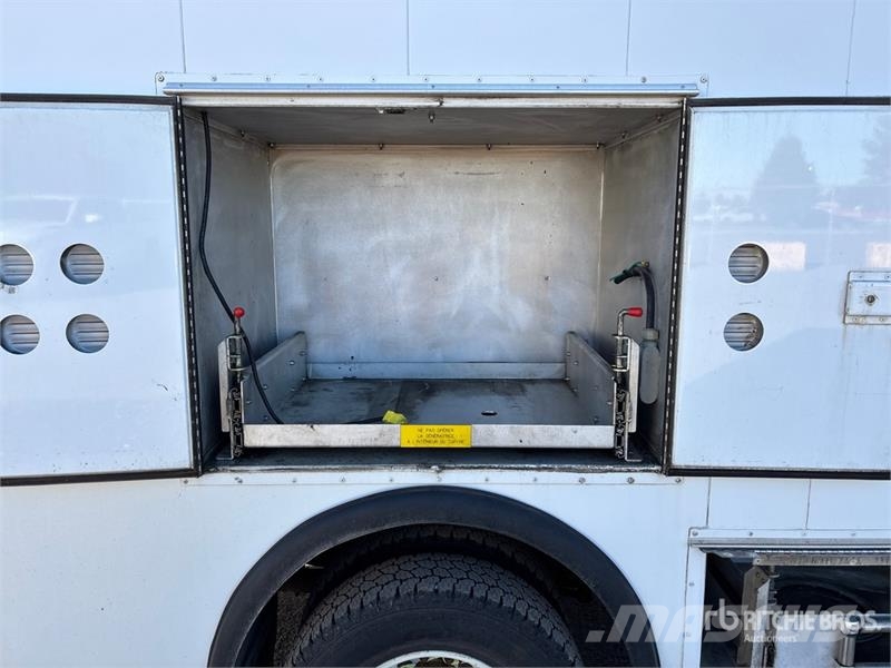 Ford E-450 4x2 Utility Truck Pickup/Sideaflæsning