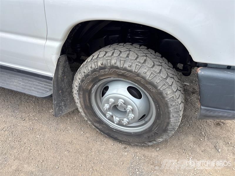 Ford E-450 4x2 Utility Truck 픽업/드롭사이드