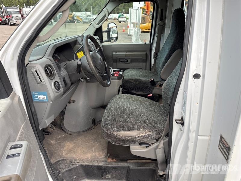 Ford E-450 4x2 Utility Truck 픽업/드롭사이드