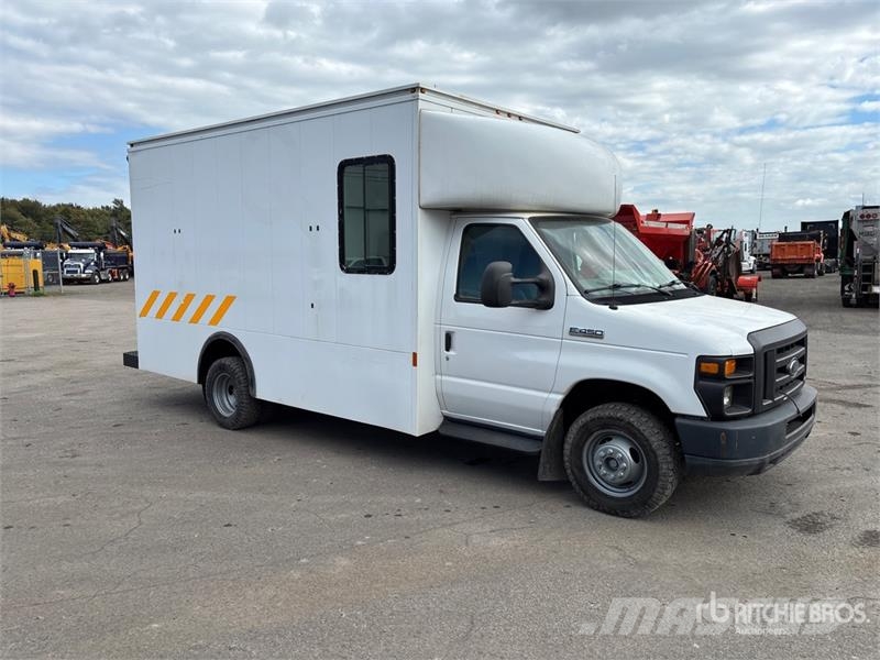 Ford E-450 4x2 Utility Truck 픽업/드롭사이드