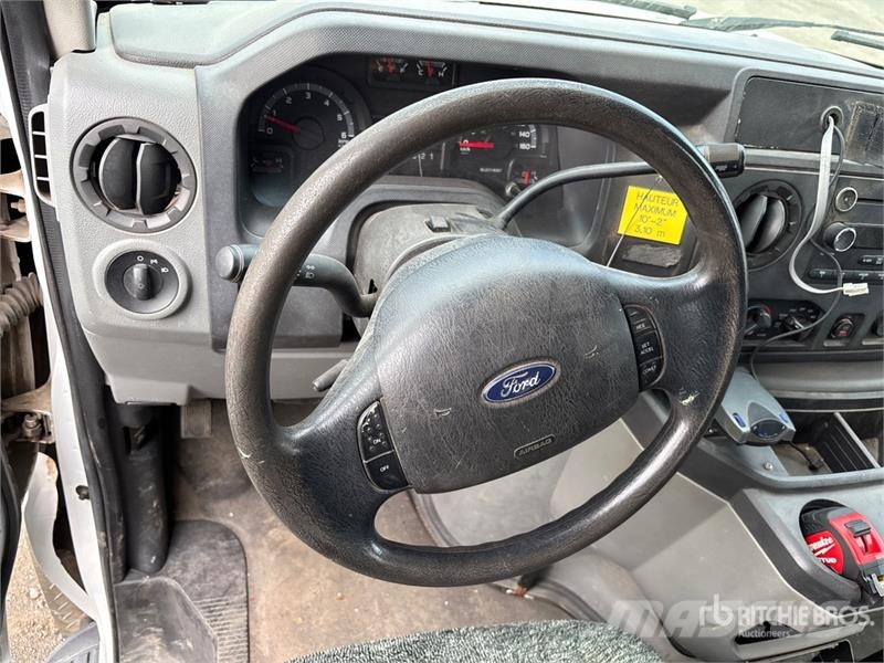 Ford E-450 4x2 Utility Truck 픽업/드롭사이드