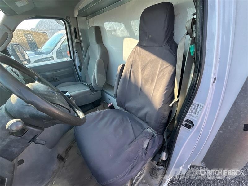 Ford E-450 4x2 Van Truck Sanduk kamioni