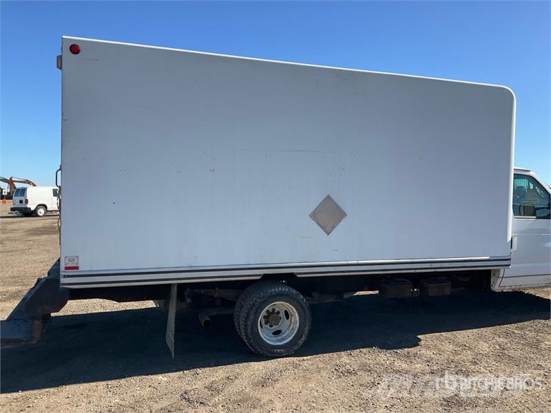 Ford E-450 4x2 Van Truck 厢式货车