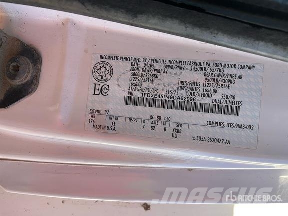 Ford E-450 4x2 Van Truck 厢式货车
