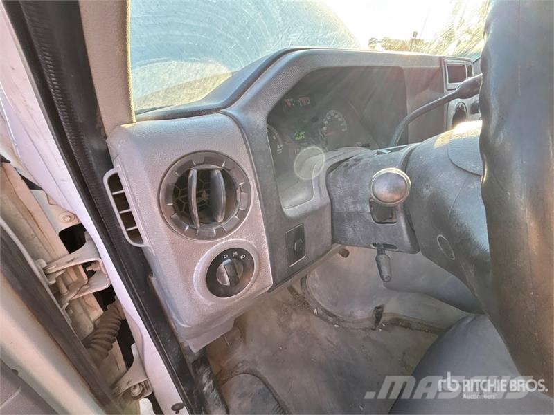 Ford E-450 4x2 Van Truck Sanduk kamioni