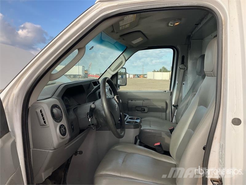 Ford E-450 4x2 Van Truck Sanduk kamioni