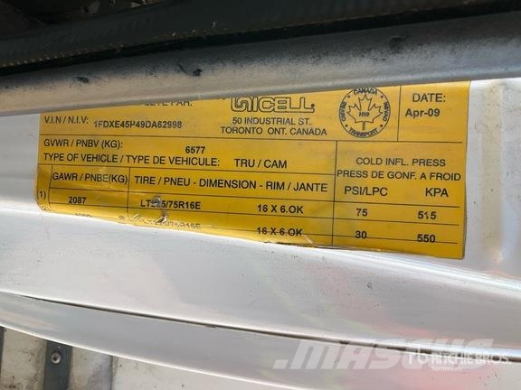 Ford E-450 4x2 Van Truck 厢式货车