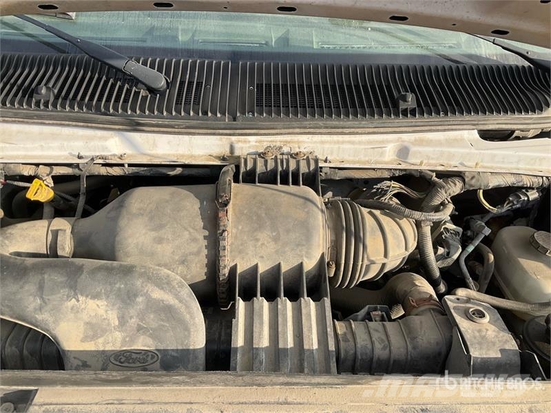 Ford E-450 4x2 Van Truck Sanduk kamioni