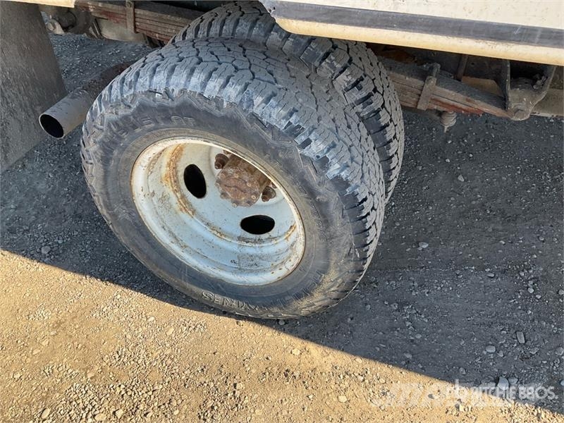 Ford E-450 4x2 Van Truck 厢式货车