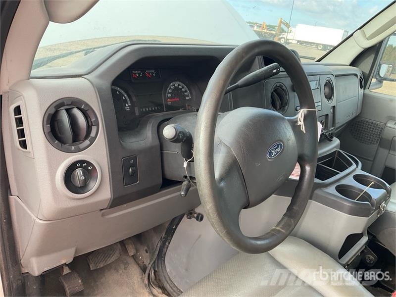 Ford E-450 4x2 Van Truck Sanduk kamioni