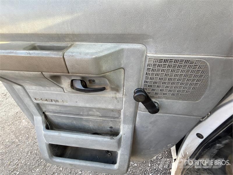 Ford E-450 4x2 Van Truck Sanduk kamioni