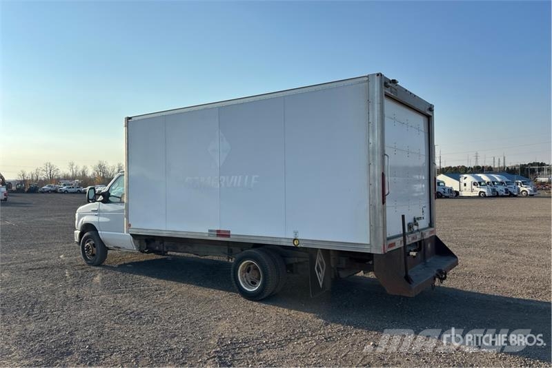 Ford E-450 4x2 Van Truck Sanduk kamioni