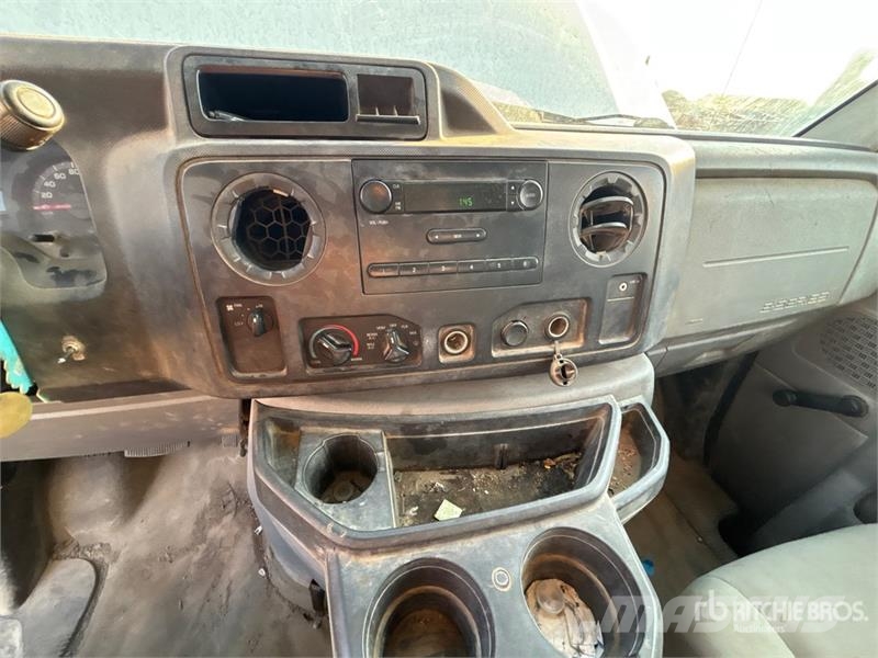 Ford E-450 4x2 Van Truck Sanduk kamioni