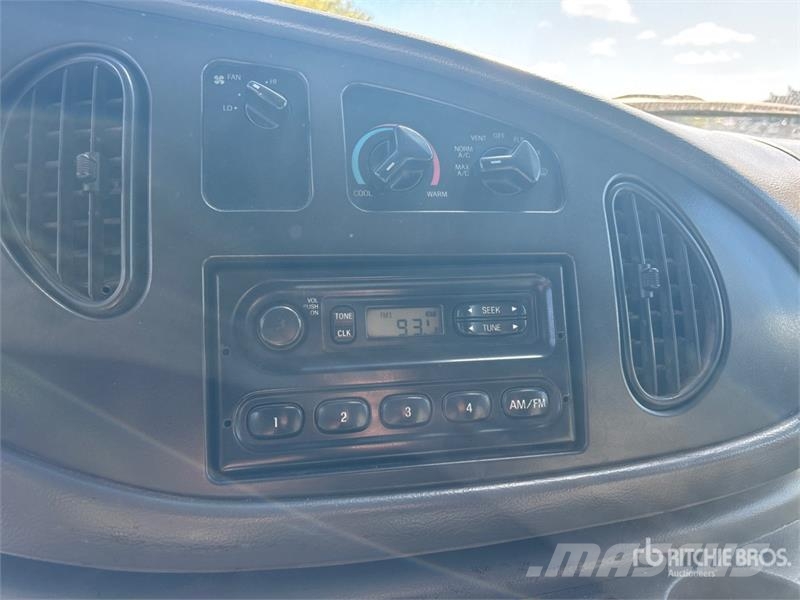 Ford E-450 Super Duty 4x2 Moving Van Truck Furgoonautod