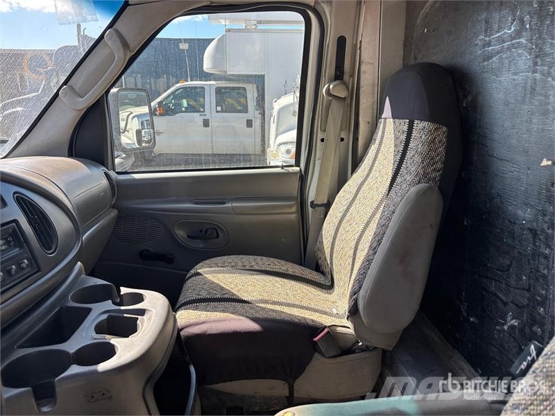 Ford E-450 Super Duty 4x2 Moving Van Truck Furgoonautod