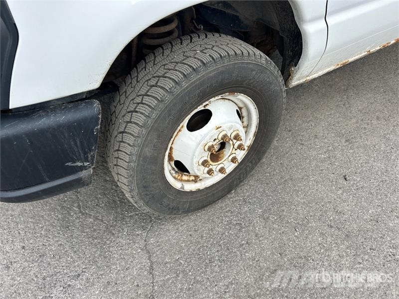 Ford E350 4x2 Van Truck Sanduk kamioni