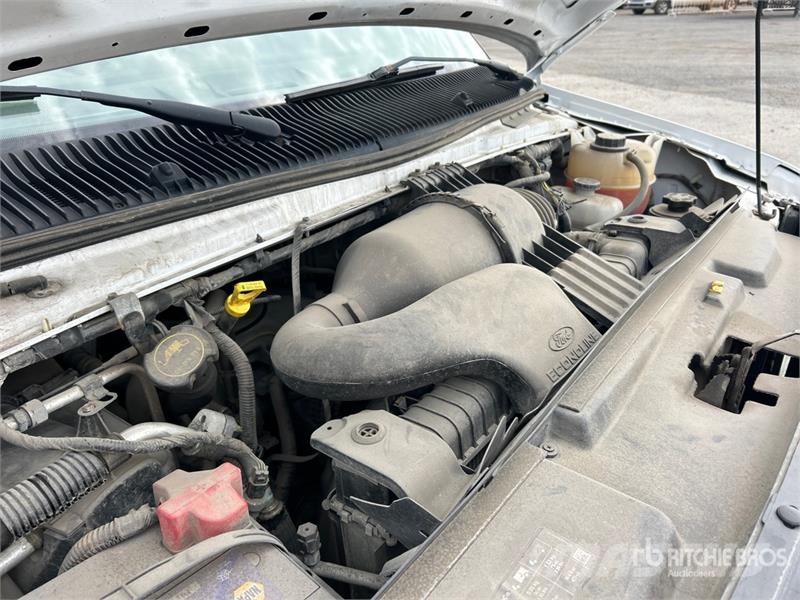 Ford E350 4x2 Van Truck Sanduk kamioni