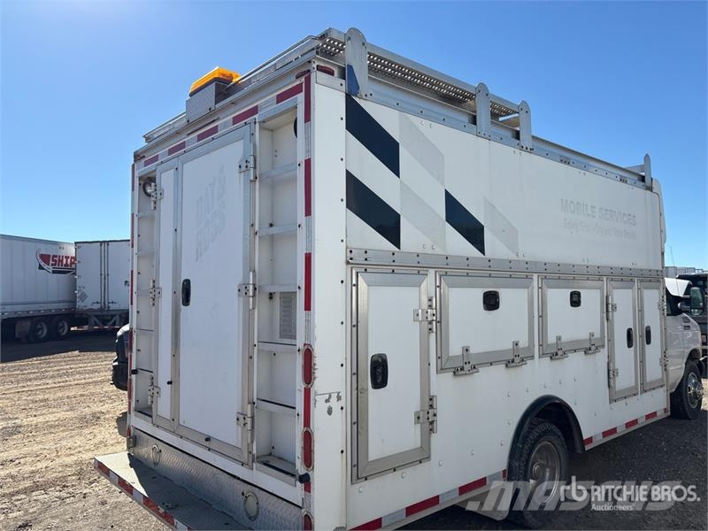 Ford E450 4x2 Service Truck (Inoperable) Komunalna vozila za opštu namenu