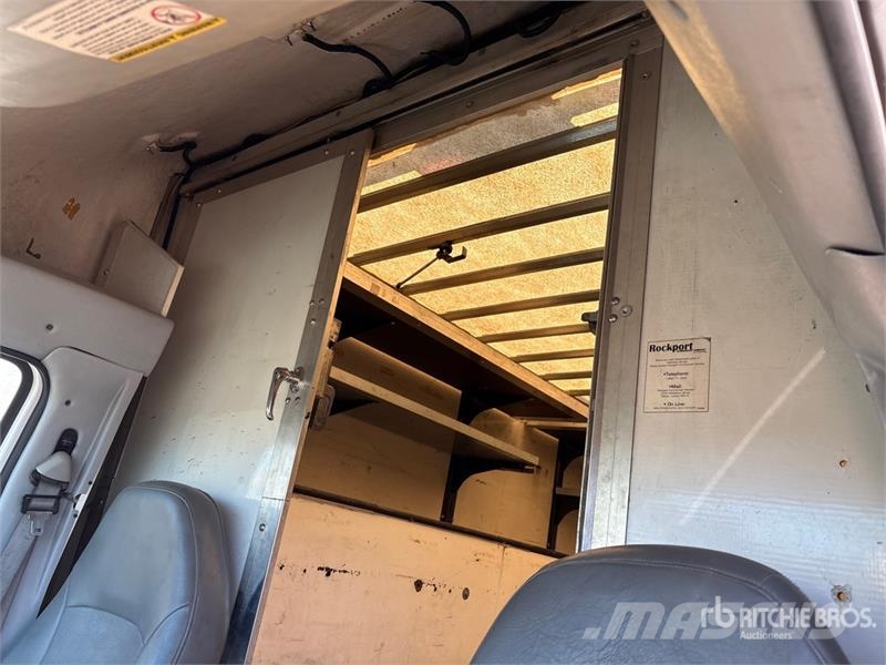 Ford E450 4x2 Utility Truck (Inoperable) شاحنات خفيفة/مفصلية الجوانب