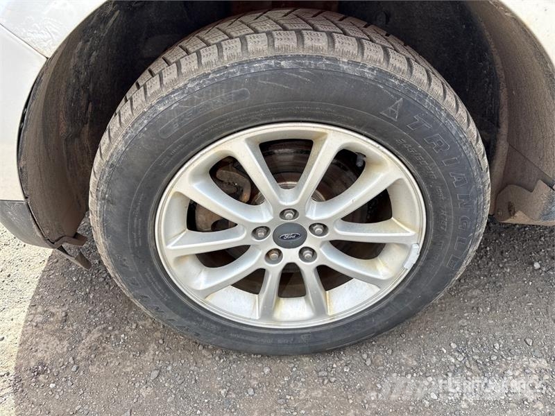Ford Edge AWD Automobile Biler