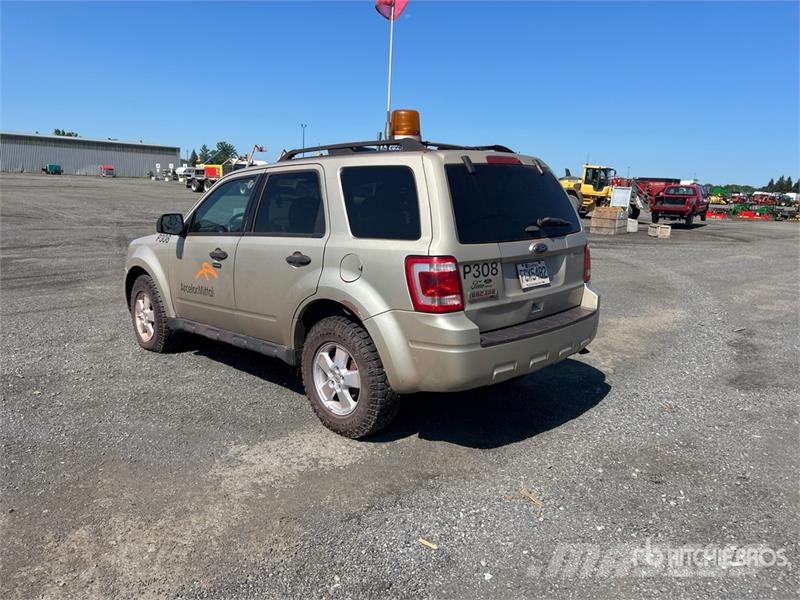 Ford Escape سيارات