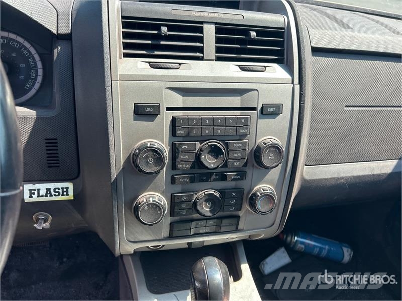 Ford Escape سيارات