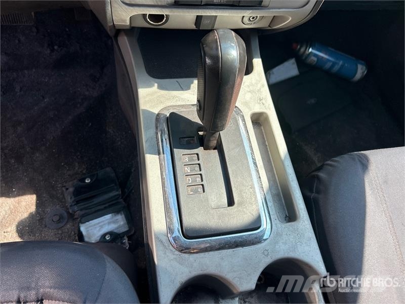 Ford Escape سيارات