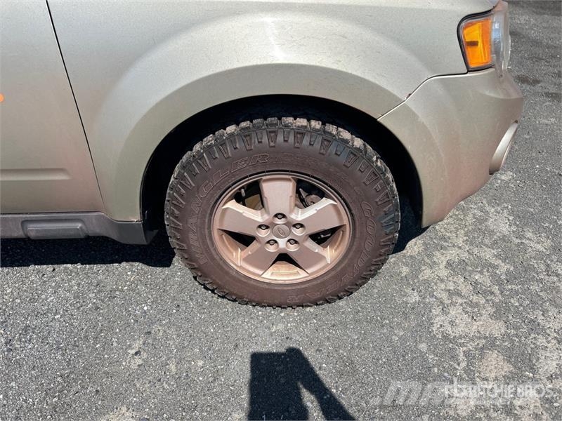 Ford Escape سيارات