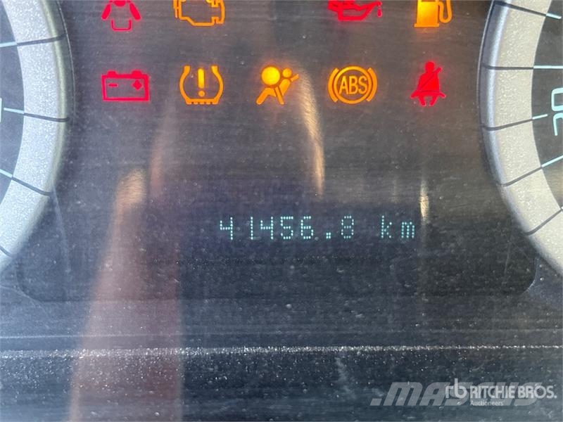 Ford Escape سيارات