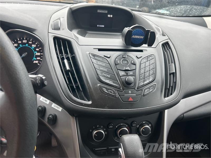 Ford Escape 2WD SUV Automobili