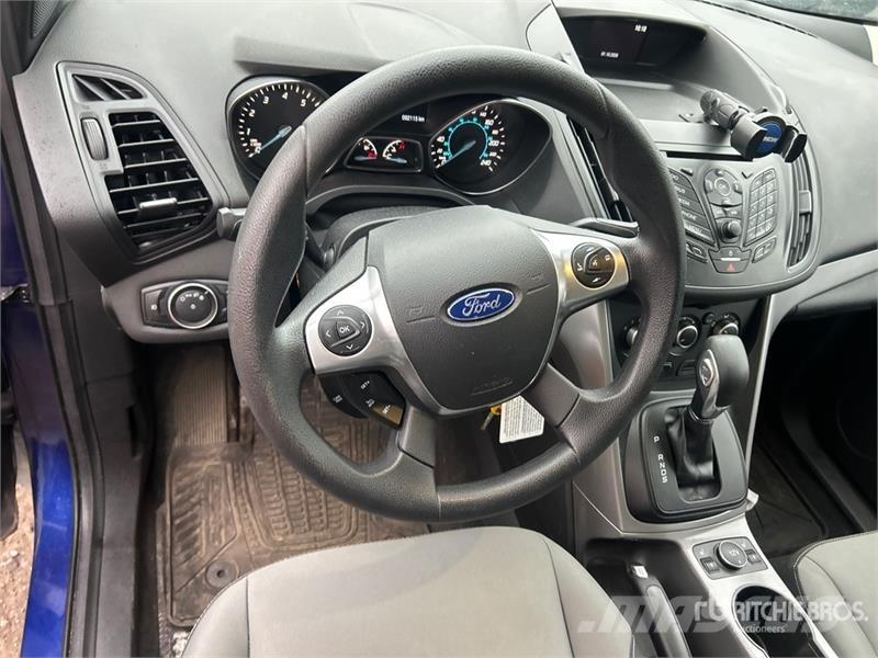 Ford Escape 2WD SUV Automobili