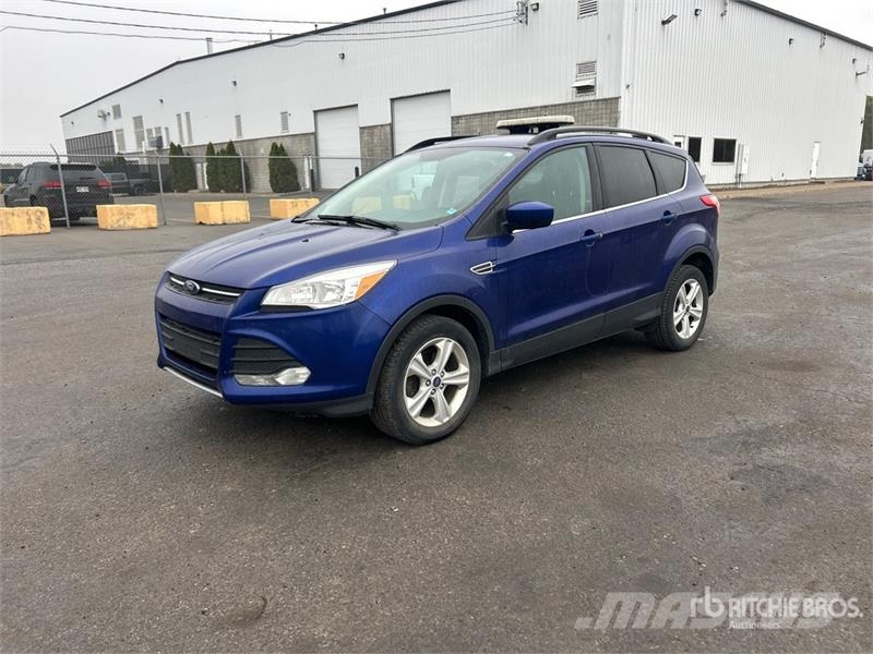 Ford Escape 2WD SUV Automobili