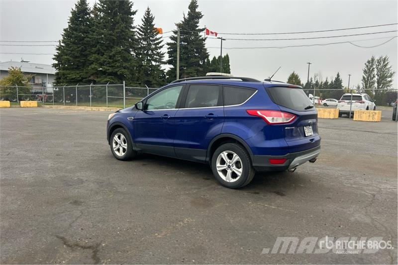 Ford Escape 2WD SUV Automobili