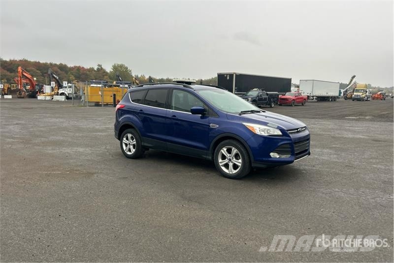 Ford Escape 2WD SUV Automobili