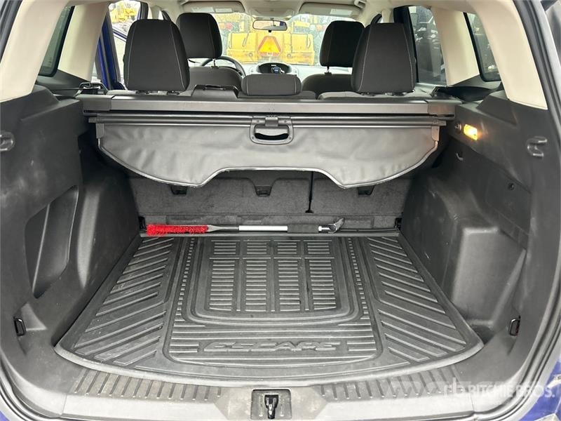 Ford Escape 2WD SUV Automobili