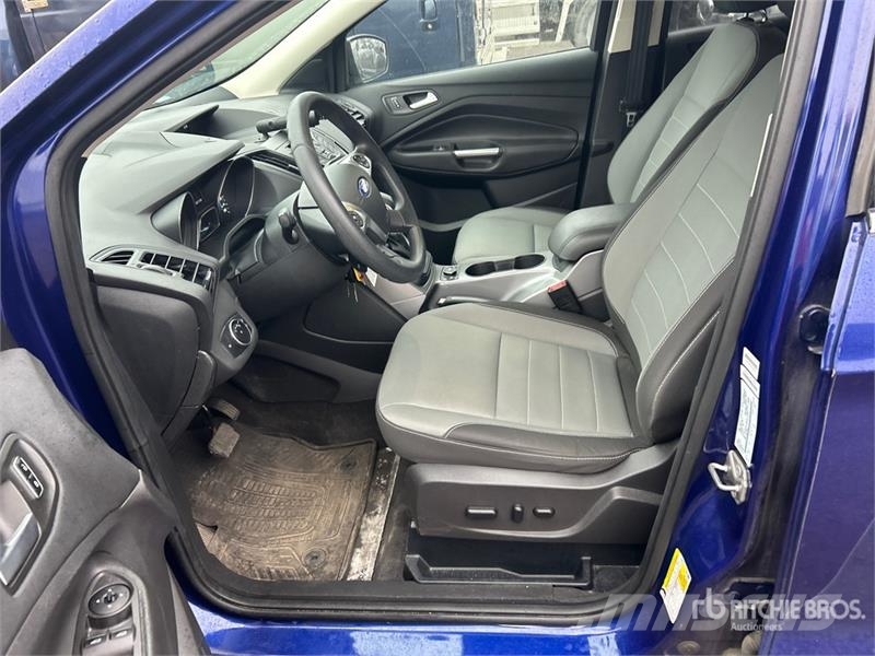 Ford Escape 2WD SUV Automobili