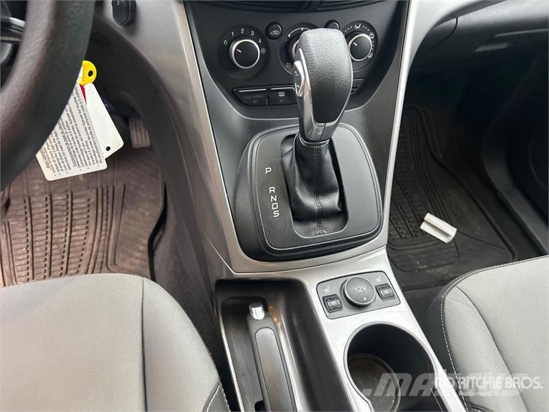Ford Escape 2WD SUV Automobili
