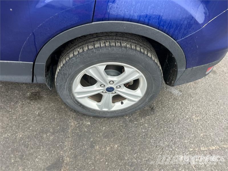 Ford Escape 2WD SUV Automobili