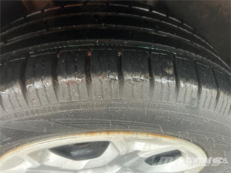 Ford Escape AWD 4WD SUV Automobily