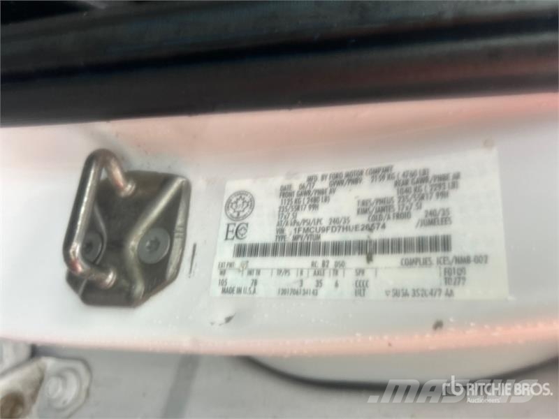 Ford Escape AWD 4WD SUV Automobily