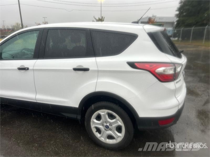 Ford Escape AWD 4WD SUV Automobily