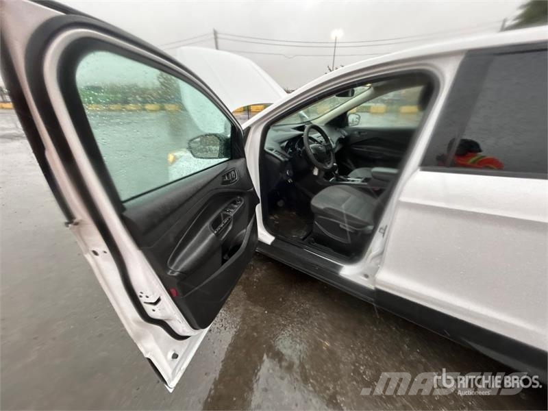 Ford Escape AWD 4WD SUV Automobily